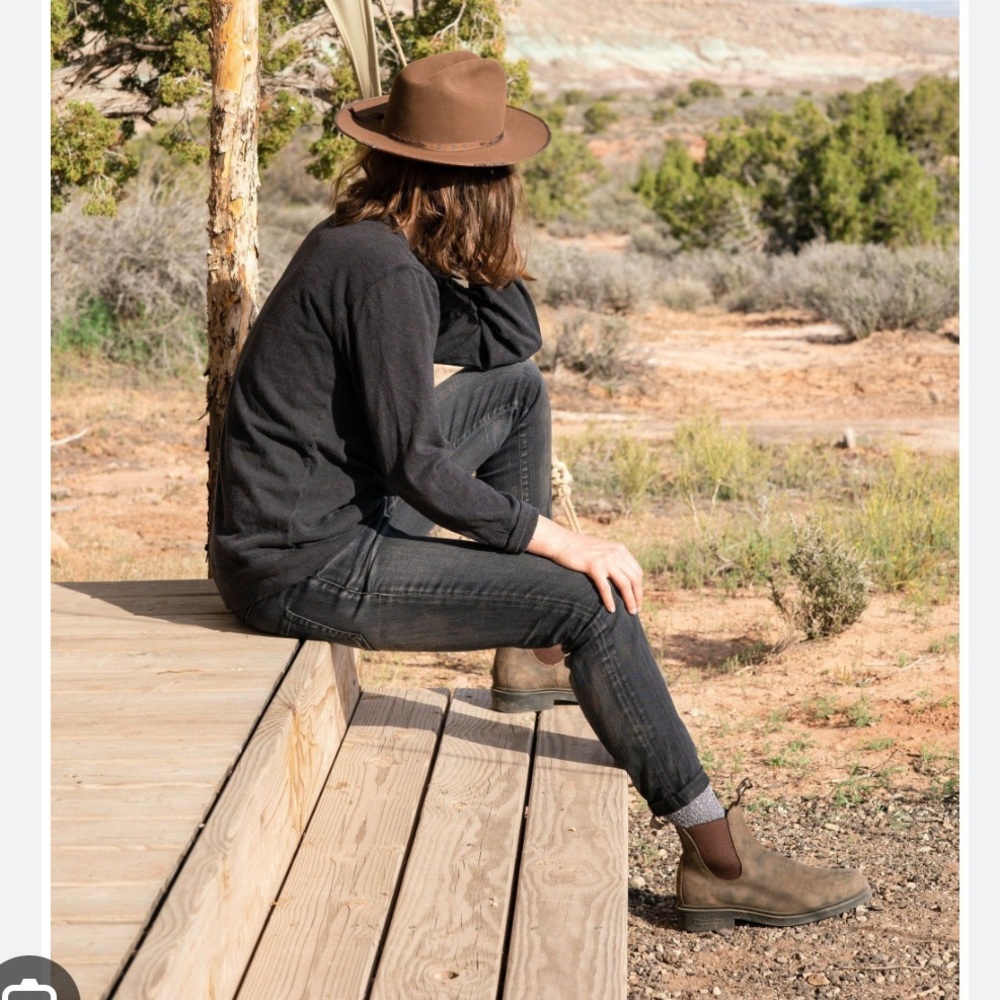 Blundstone Brown Chelsea Ankle Boots